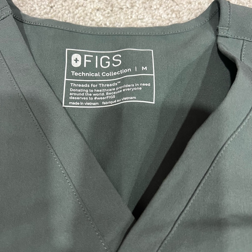 Figs Scrub Top - image 2